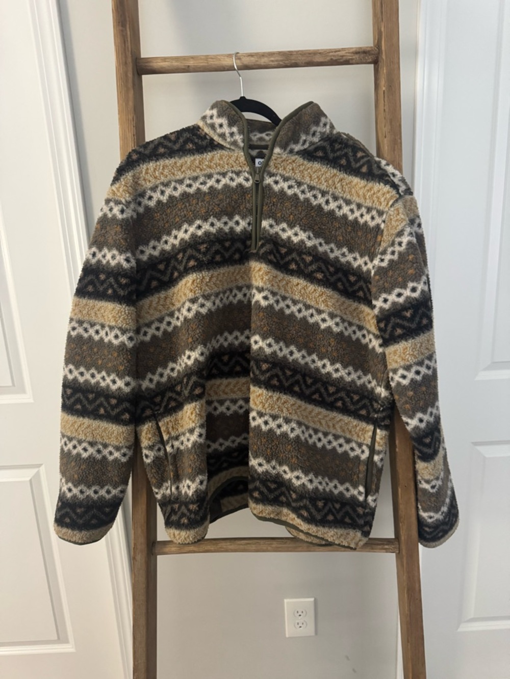 Old Navy Fleece Zip Pullover in Brown, Cream, Olive